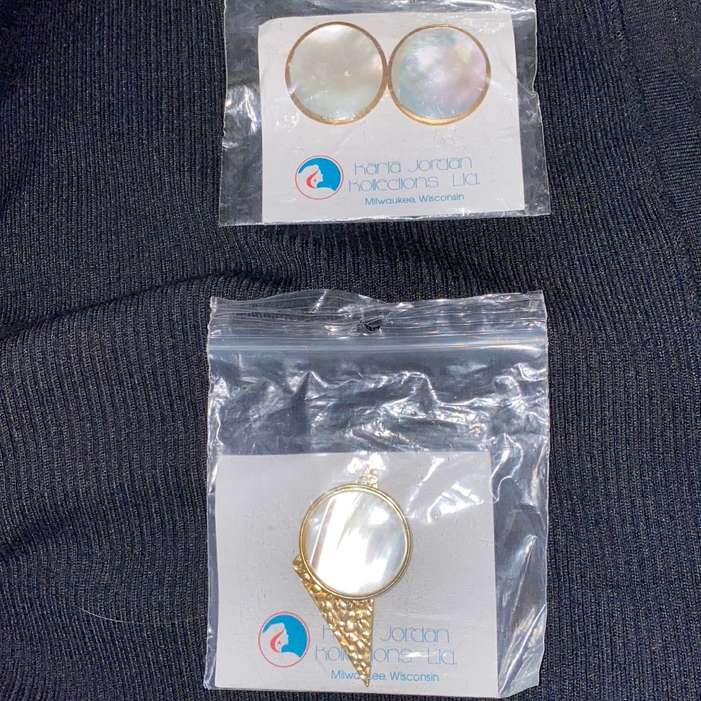 NWT Vintage Karla Jordan Kollections Mother of Pearl Pin and Earrings